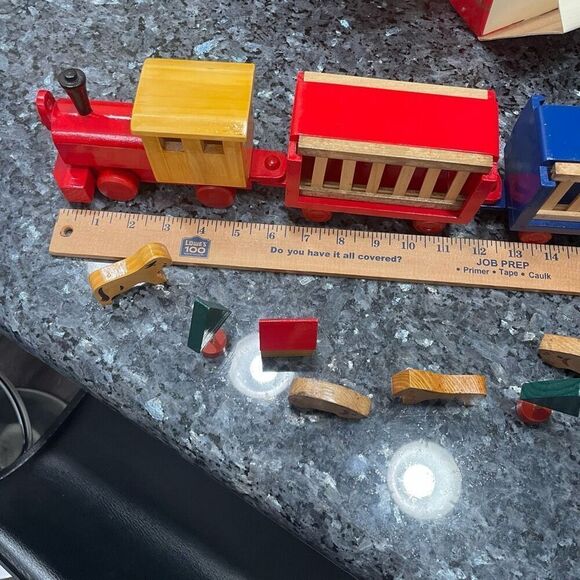 Kurt S. Adler 24” Wooden Circus Train Set – 4 Cars, 12 Play Pieces – Vintage Hol - Picture 9 of 12